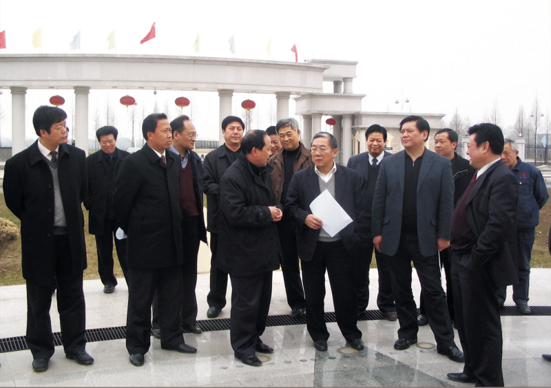 2006年2月12日，湖北省常務副省長周堅衛到公司調研