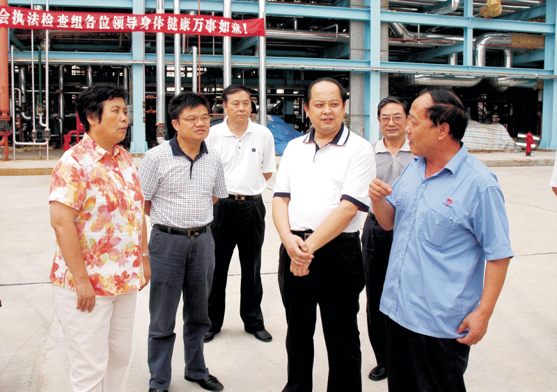 2008年9月10日，湖北省人大常委副主任蔣大國來公司，對公司《勞動合同法》實施情況進行檢查