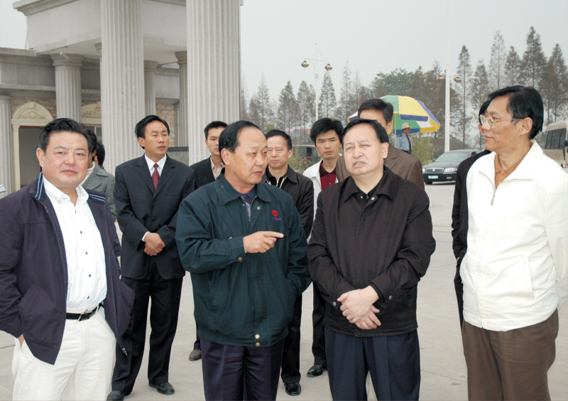 2006年11月15日，湖北省省長羅清泉一行來公司調研